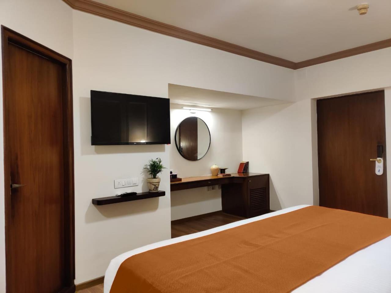 Nalapad'S Hotel Bangalore International Eksteriør bilde