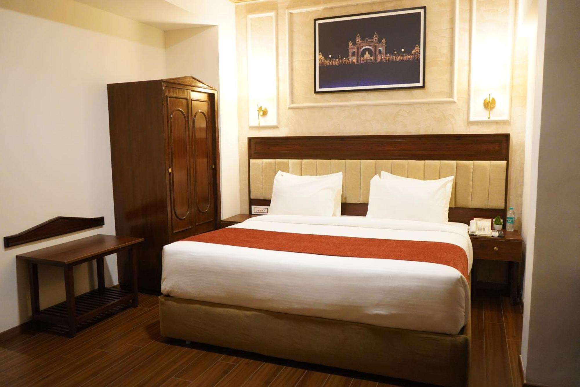 Nalapad'S Hotel Bangalore International Eksteriør bilde