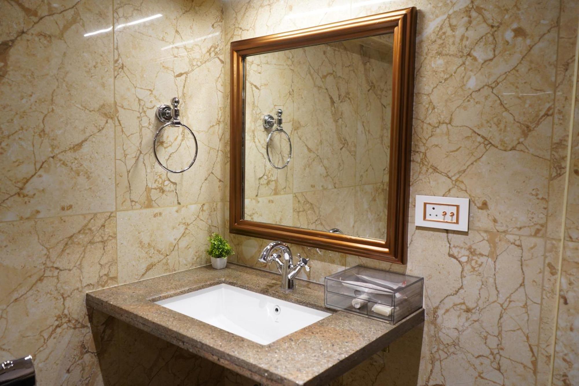 Nalapad'S Hotel Bangalore International Eksteriør bilde