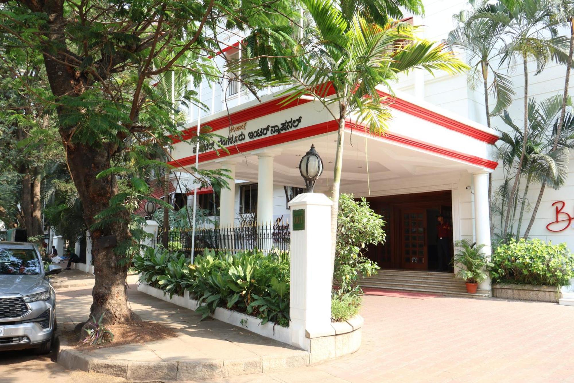 Nalapad'S Hotel Bangalore International Eksteriør bilde