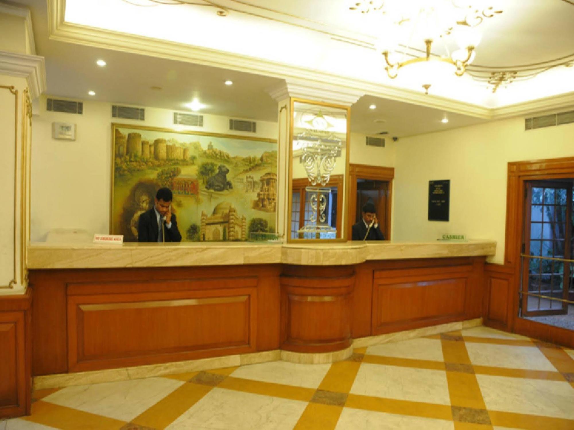 Nalapad'S Hotel Bangalore International Interiør bilde